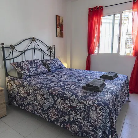Cosy Close To Local Amenities Apartment *