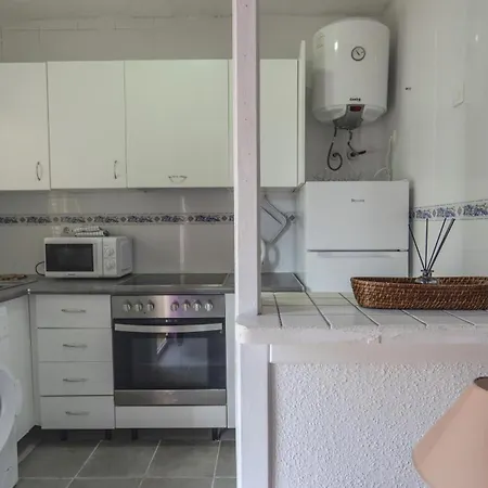 Cosy Close To Local Amenities Apartament